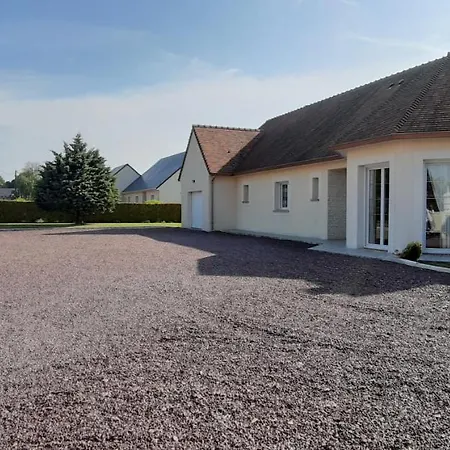 Сasa de vacaciones Au P'tit Tourois De Plain-pied Confort Avec Véranda Proche D'omaha Et De Bayeux Accueillant Les Animaux *