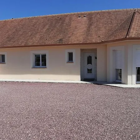Au P'tit Tourois De Plain-pied Confort Avec Véranda Proche D'omaha Et De Bayeux Accueillant Les Animaux Сasa de vacaciones *